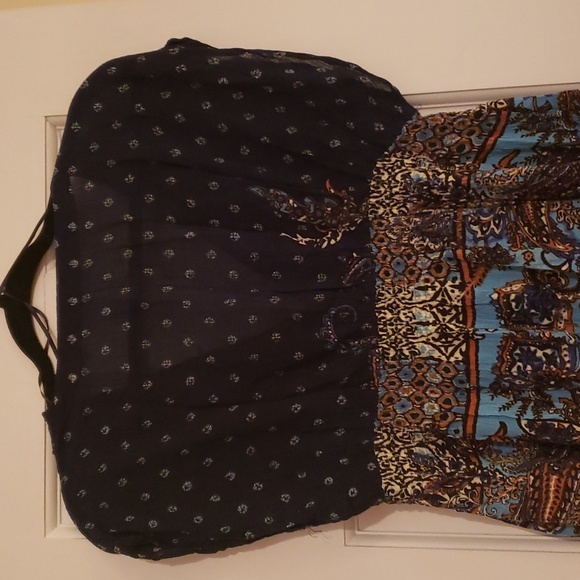 Devoted Luxury Apparel Top Sz Medium - Picture 5 of 10